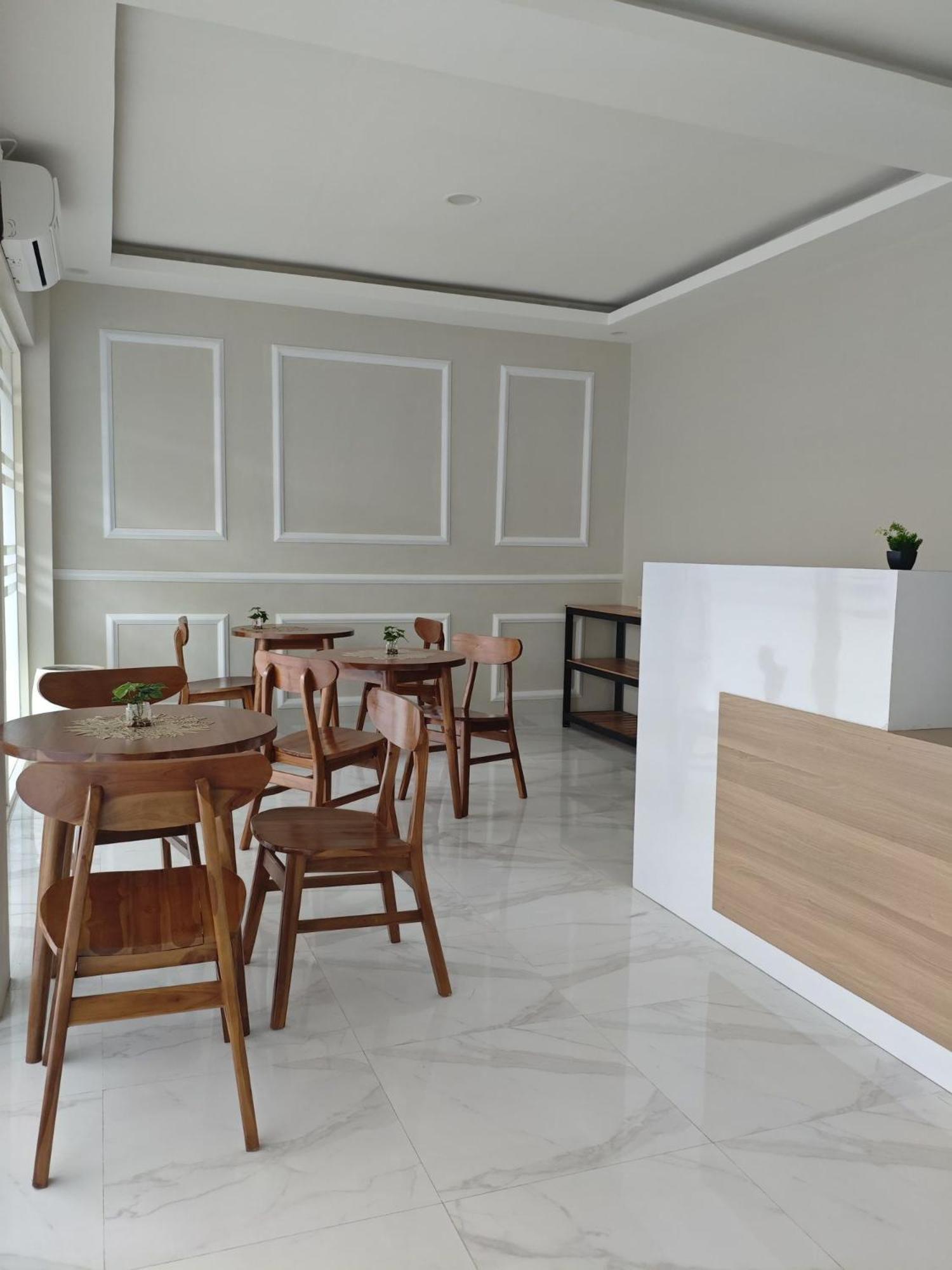 El Nipa Hotel Лабуан-Бахо Экстерьер фото